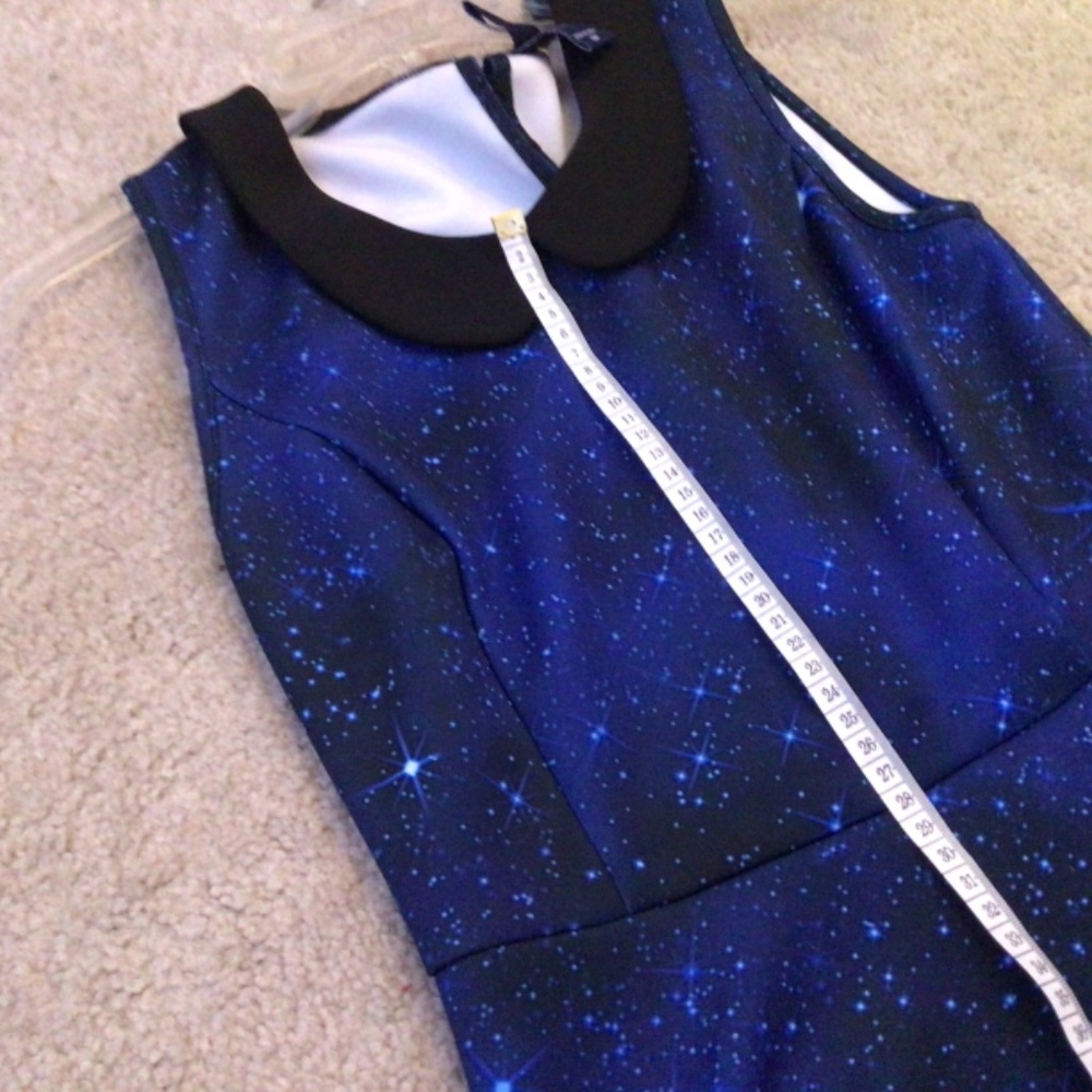 Dress - Picture 7 of 7
